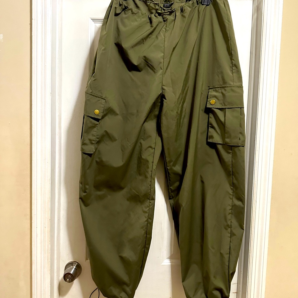 Women’s Olive Cargo Pants